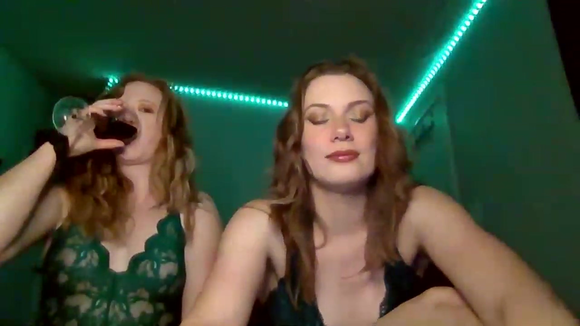Gallery image thumbnail from JennyLights's myfreecams stream on, 12/22/2022, 02:12 image 15 of 20