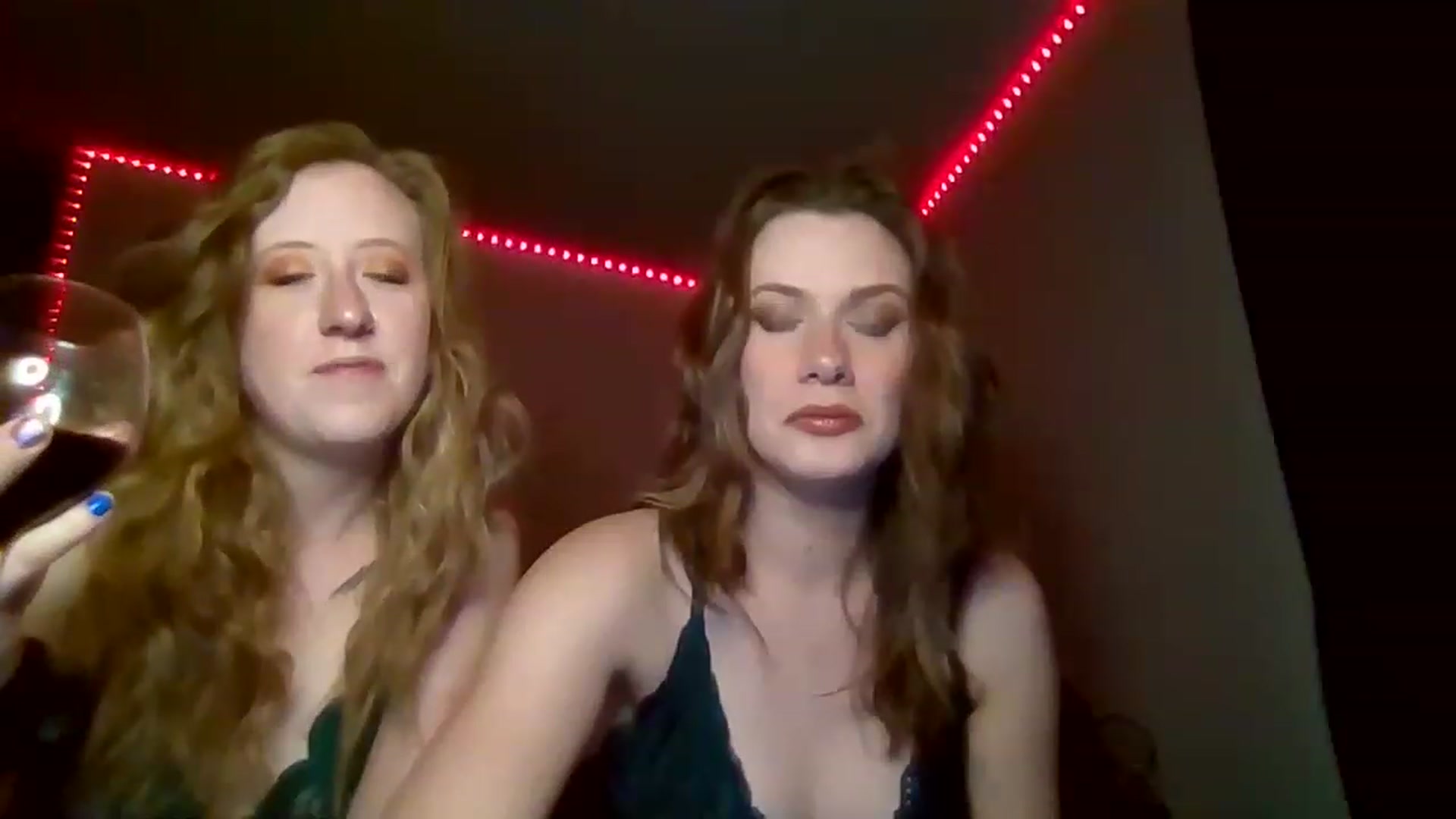 Gallery image thumbnail from JennyLights's myfreecams stream on, 12/22/2022, 02:12 image 20 of 20