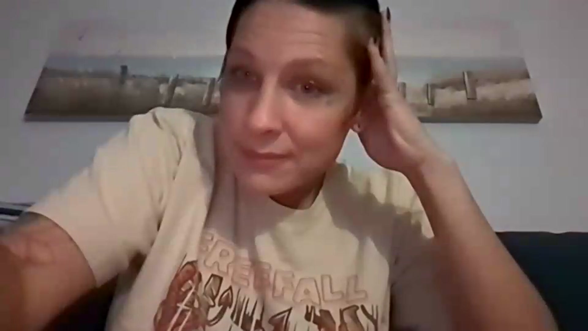 Gallery image thumbnail from JennyShore72's myfreecams stream on, 08/18/2026, 06:26 image 19 of 20
