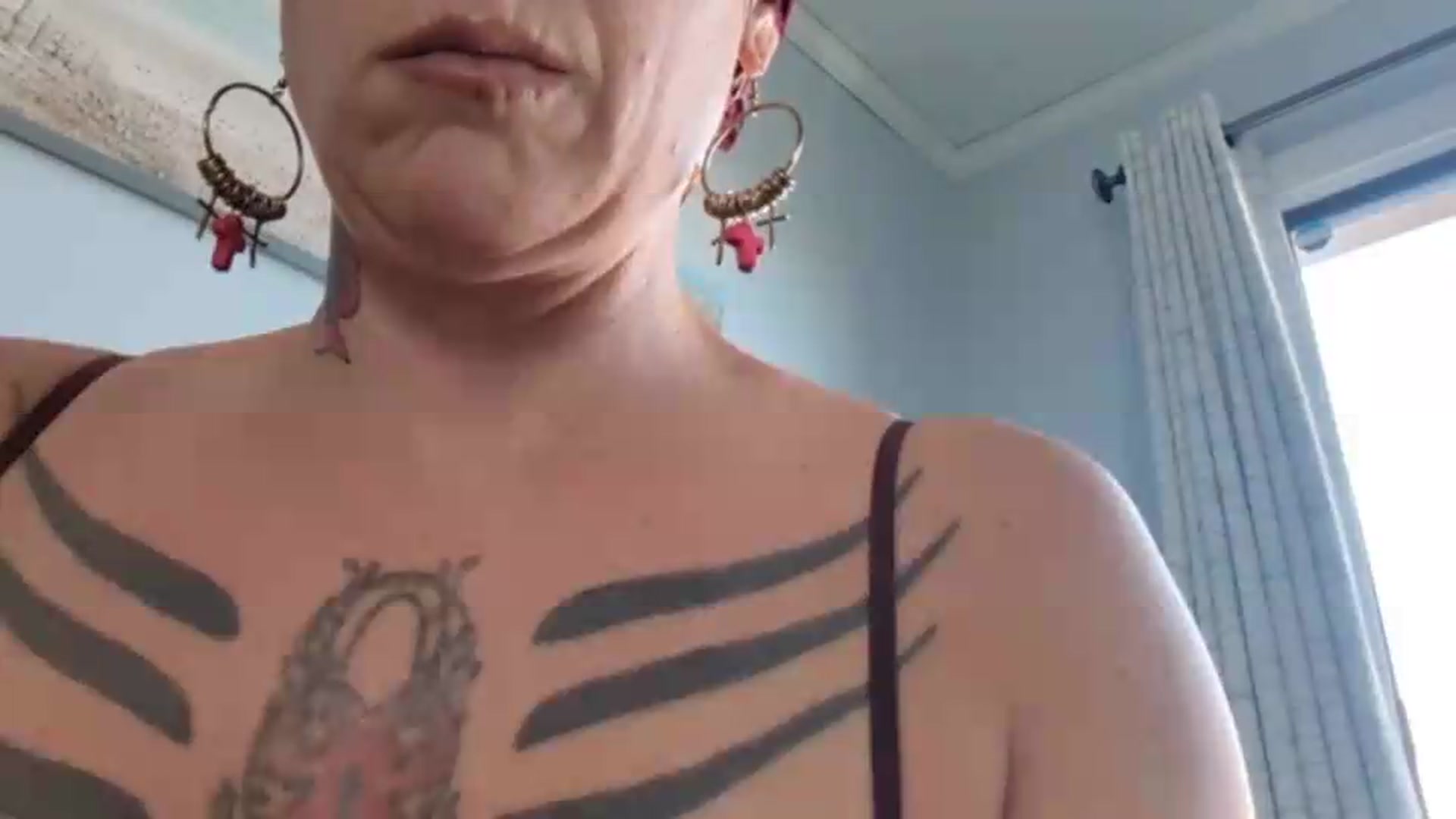 Gallery image thumbnail from JennyShore72's myfreecams stream on, 09/05/2026, 17:42 image 15 of 20