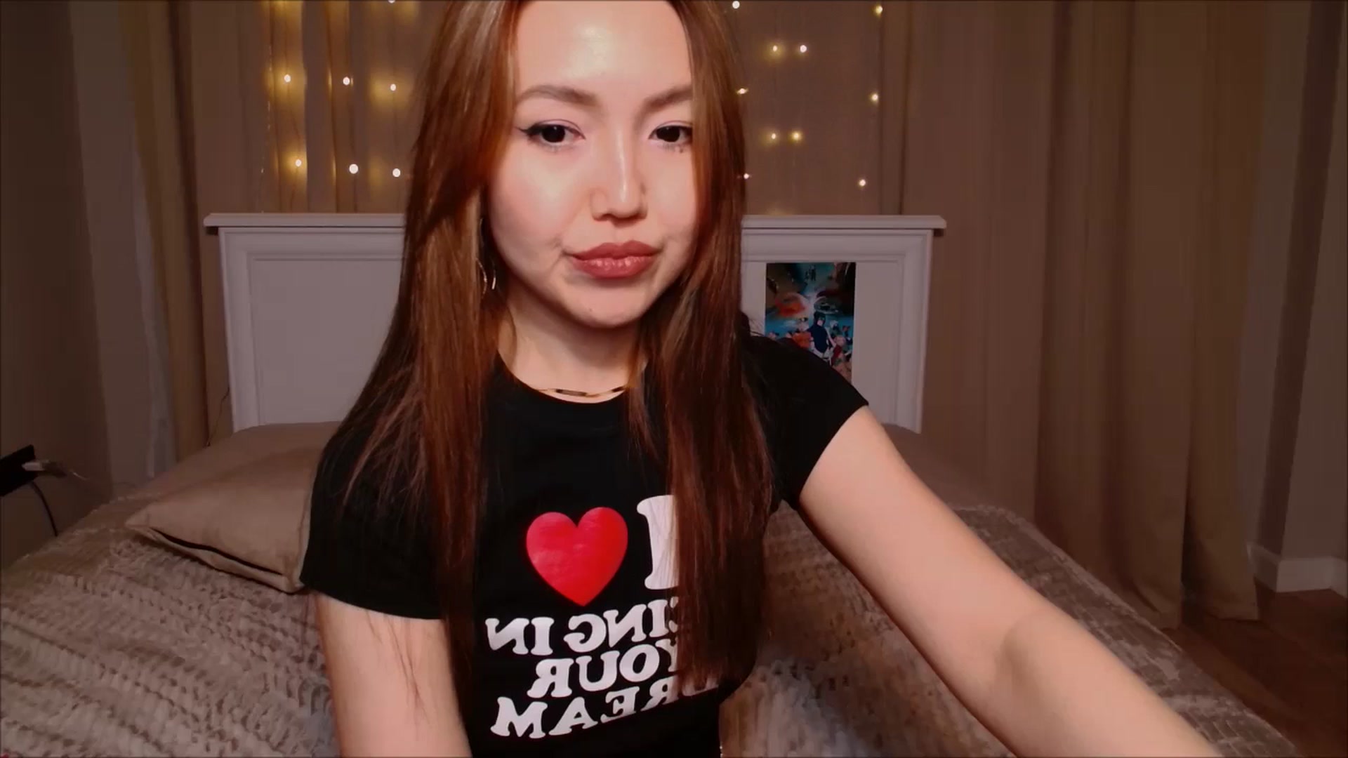 Gallery image thumbnail from JennyVibe's myfreecams stream on, 12/31/2024, 10:15 image 13 of 20