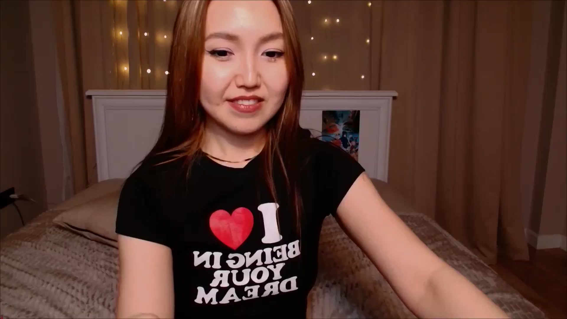 Gallery image thumbnail from JennyVibe's myfreecams stream on, 12/31/2024, 10:15 image 4 of 20