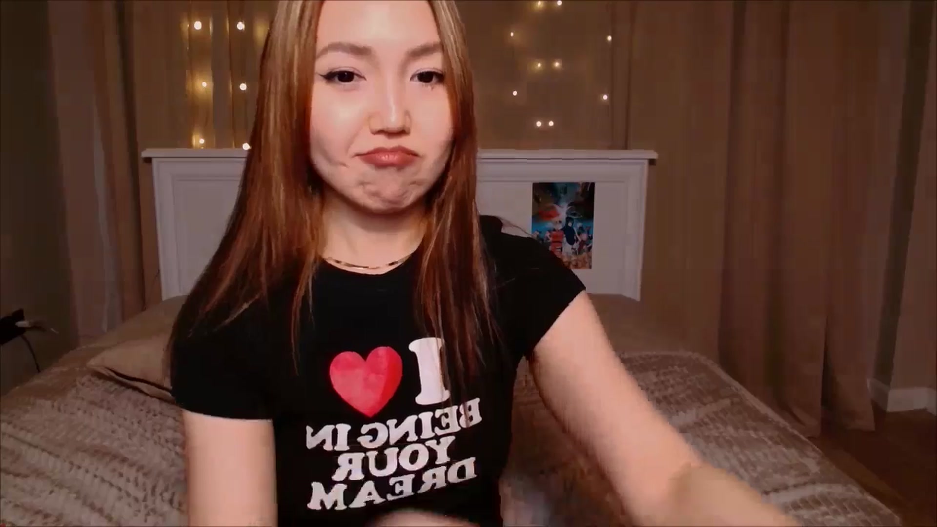 Gallery image thumbnail from JennyVibe's myfreecams stream on, 12/31/2024, 10:15 image 8 of 20