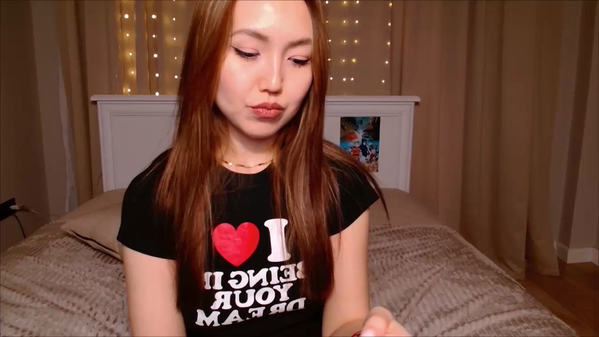 Gallery image thumbnail from JennyVibe's myfreecams stream on, 12/31/2024, 10:15 image 19 of 20