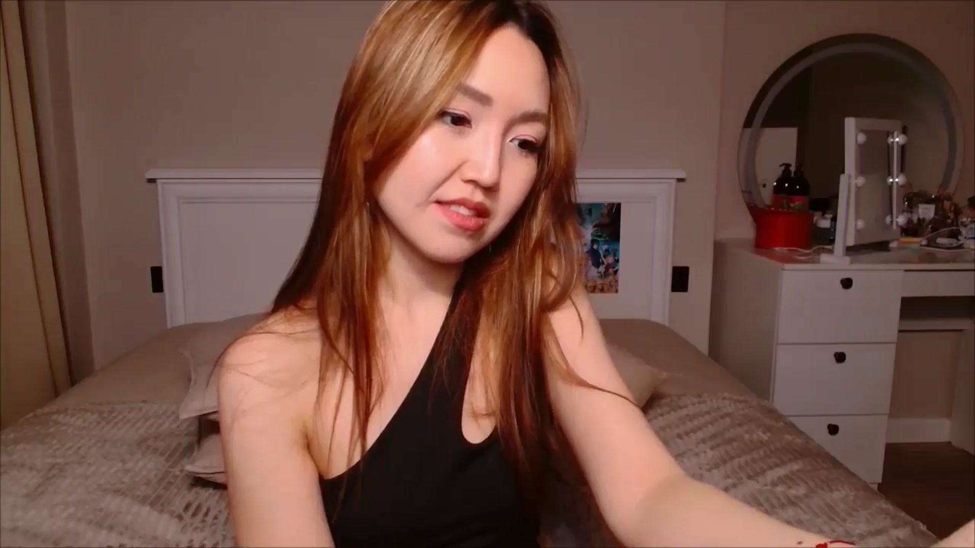 Gallery image thumbnail from JennyVibe's myfreecams stream on, 01/08/2025, 07:47 image 8 of 20