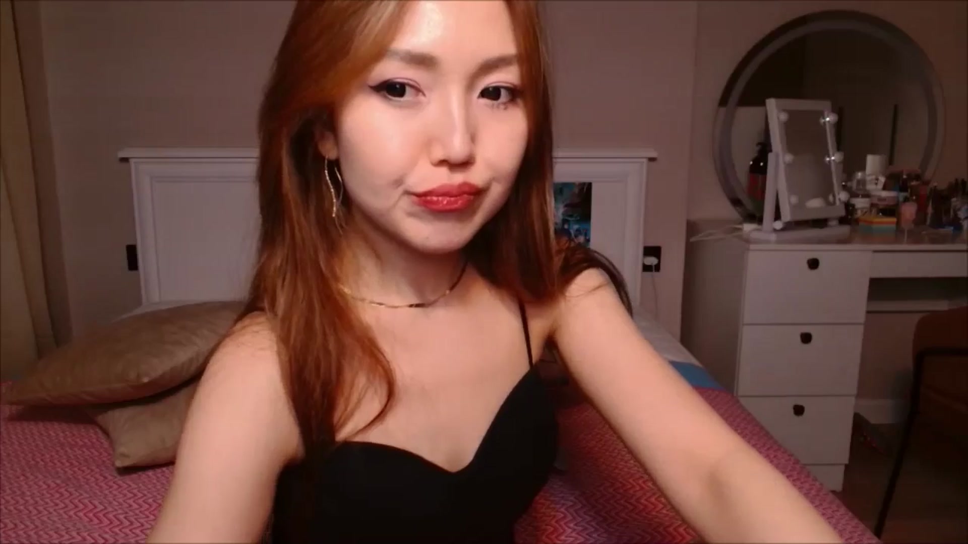 Gallery image thumbnail from JennyVibe's myfreecams stream on, 01/12/2025, 10:05 image 15 of 20