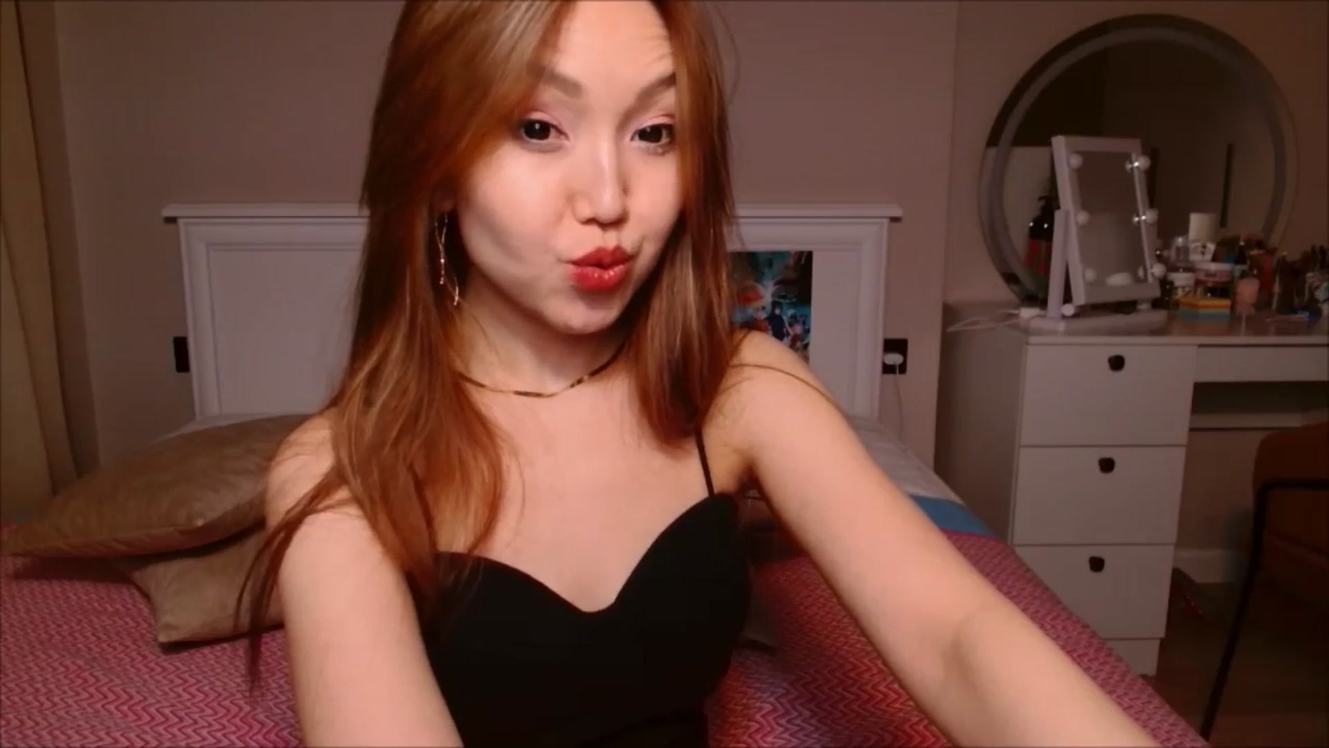Gallery image thumbnail from JennyVibe's myfreecams stream on, 01/12/2025, 10:05 image 10 of 20