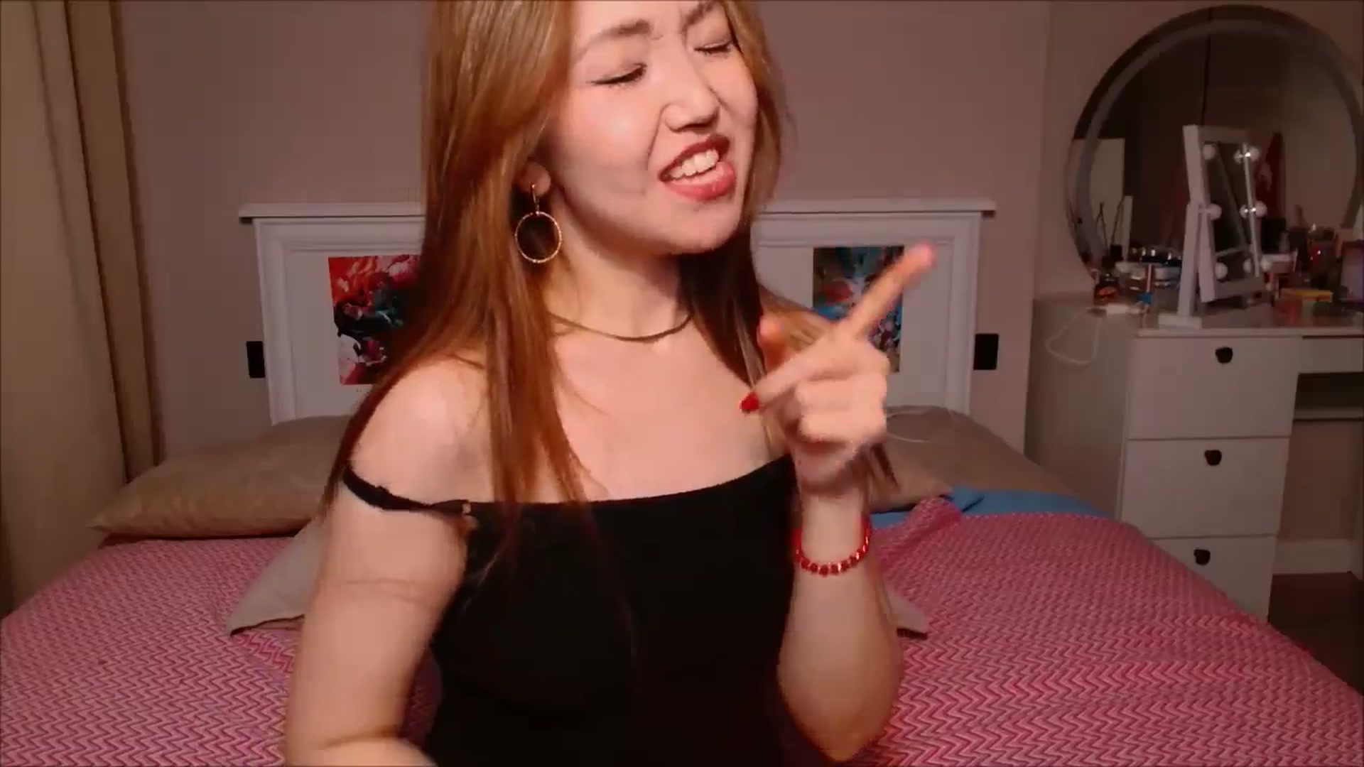 Gallery image thumbnail from JennyVibe's myfreecams stream on, 02/11/2025, 08:59 image 13 of 20