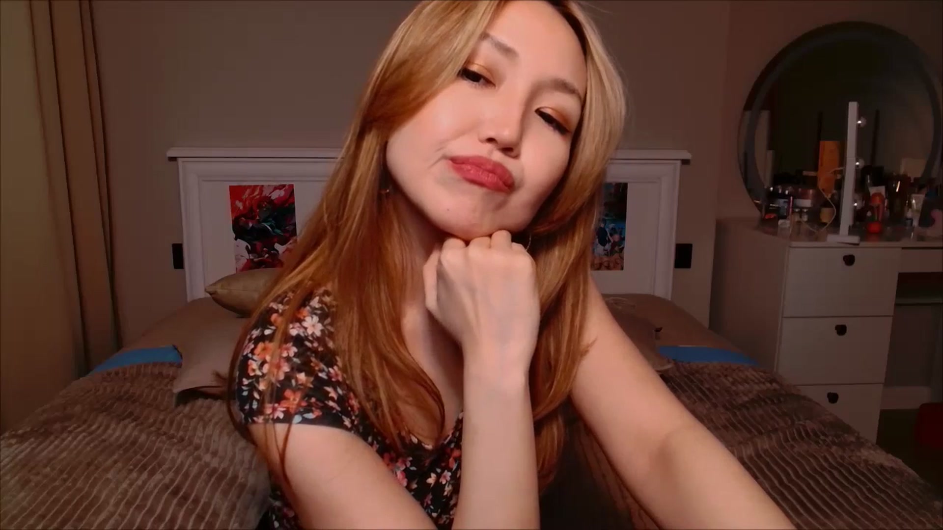 Gallery image thumbnail from JennyVibe's myfreecams stream on, 03/16/2025, 10:33 image 17 of 20