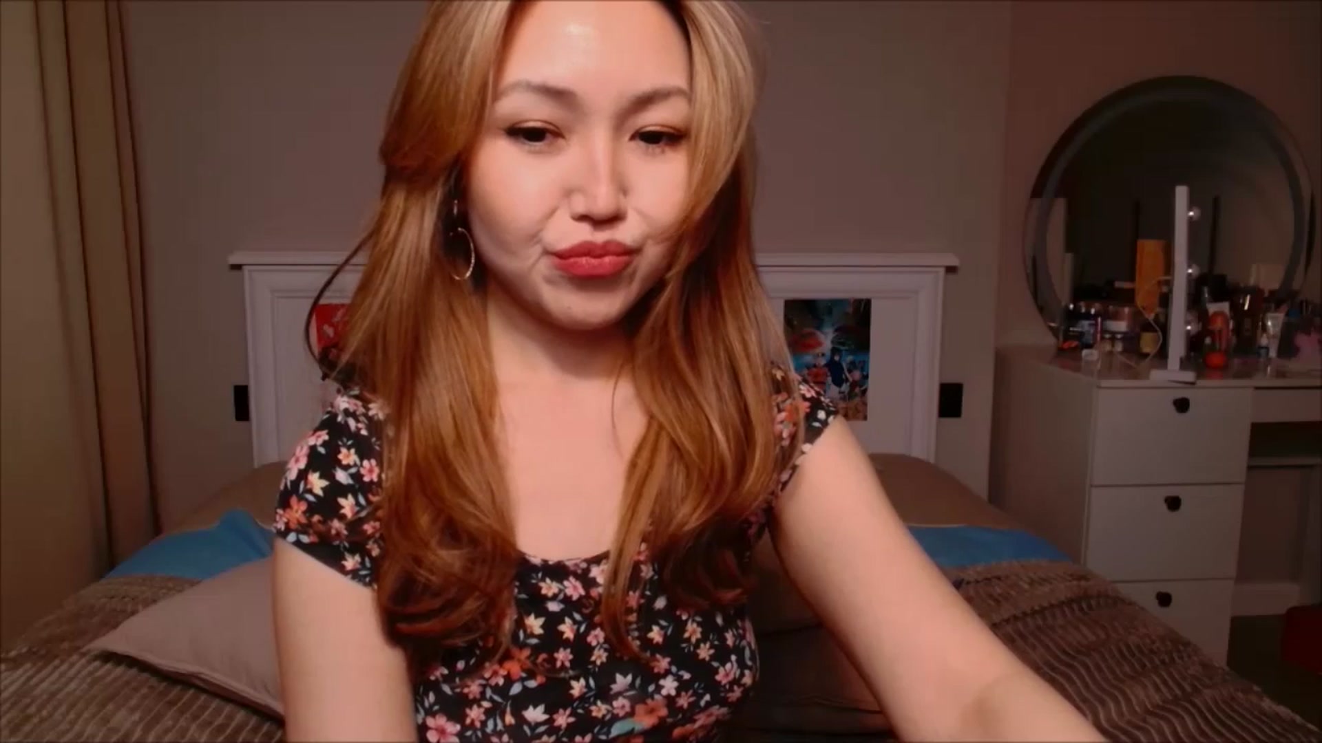 Gallery image thumbnail from JennyVibe's myfreecams stream on, 03/16/2025, 10:33 image 2 of 20