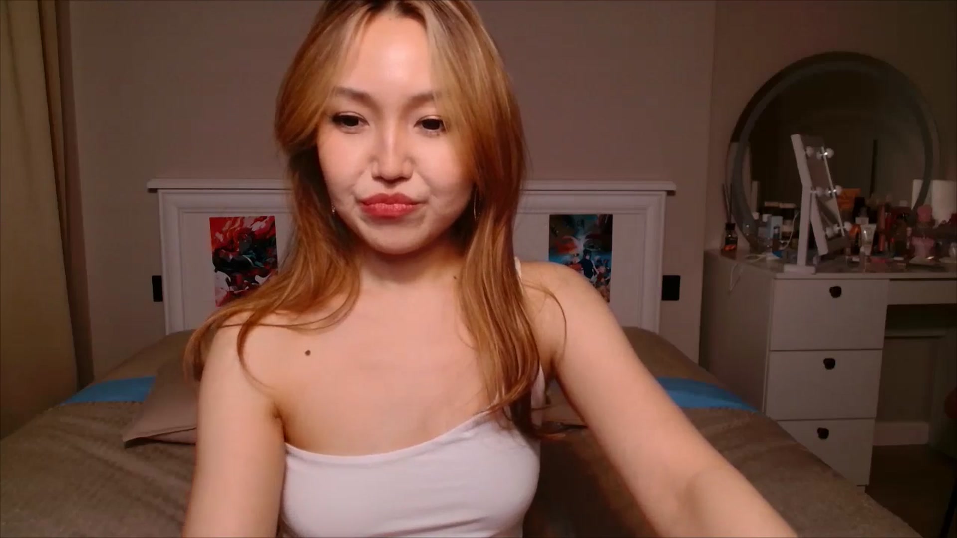 Gallery image thumbnail from JennyVibe's myfreecams stream on, 03/17/2025, 08:57 image 14 of 20