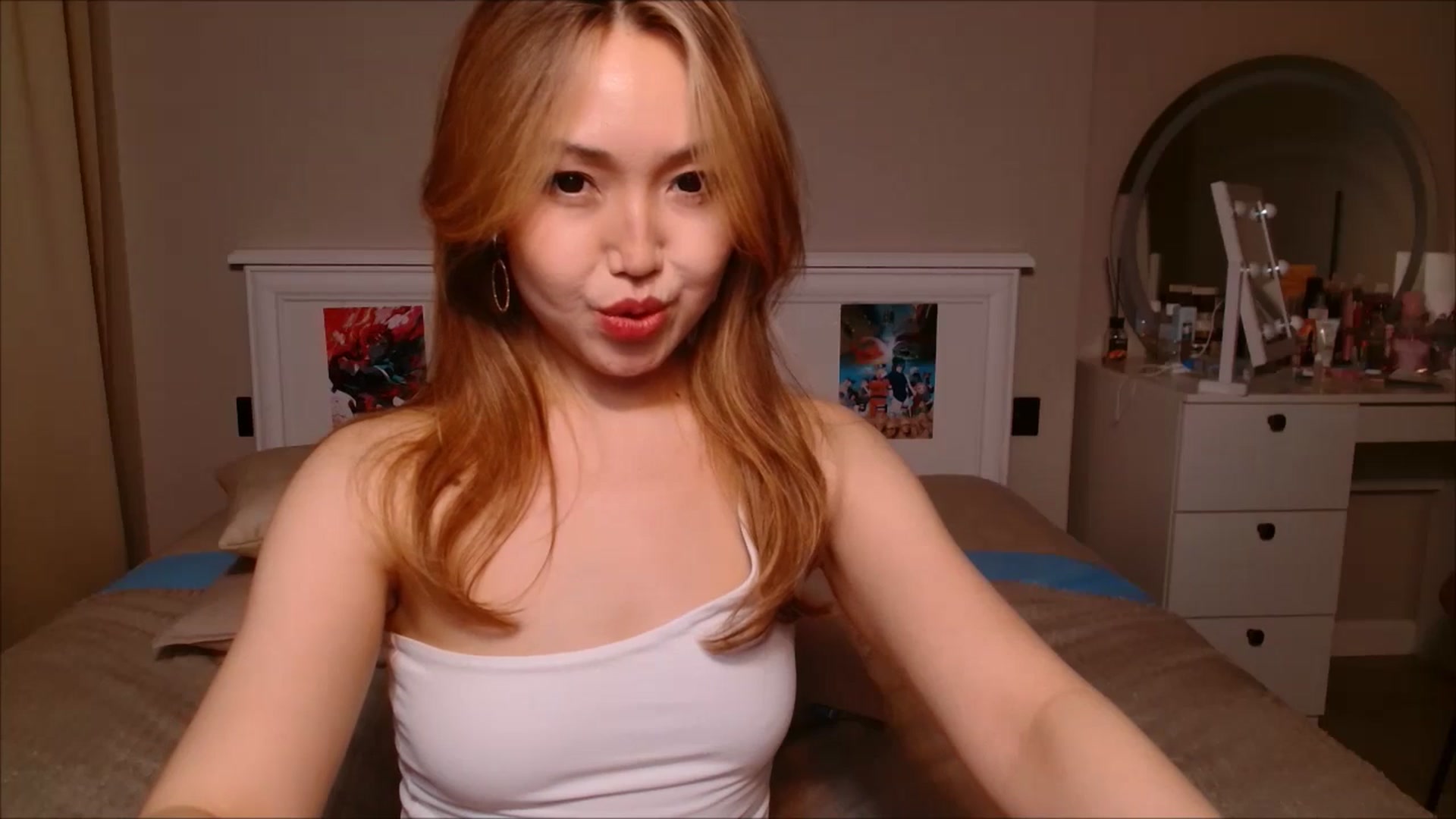 Gallery image thumbnail from JennyVibe's myfreecams stream on, 03/17/2025, 08:57 image 5 of 20