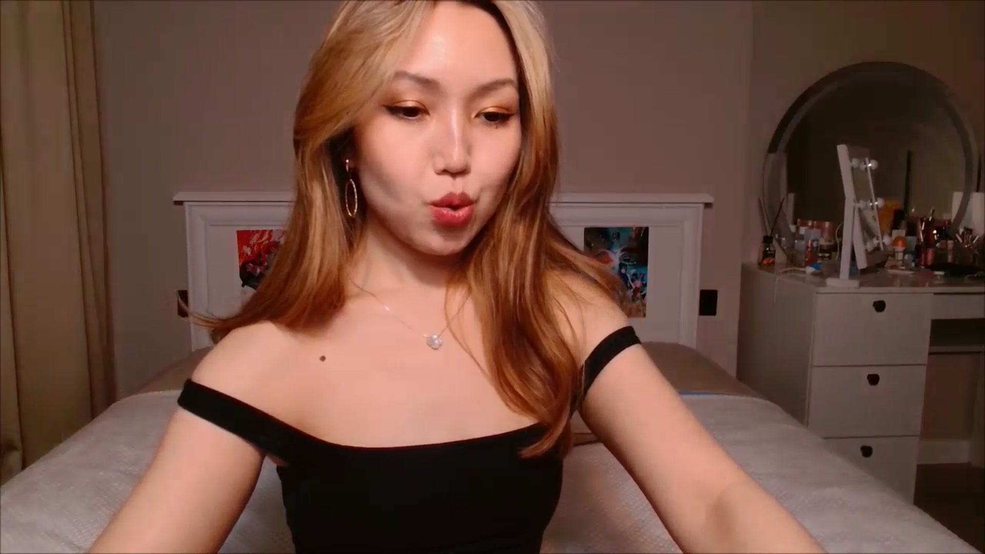 Gallery image thumbnail from JennyVibe's myfreecams stream on, 03/18/2025, 07:58 image 19 of 20