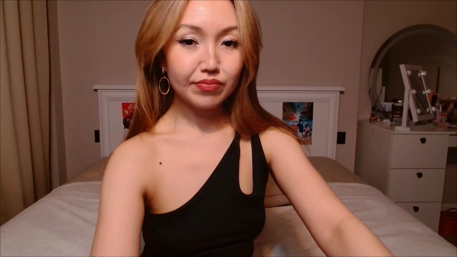 Gallery image thumbnail from JennyVibe's myfreecams stream on, 03/24/2025, 08:13 image 19 of 20