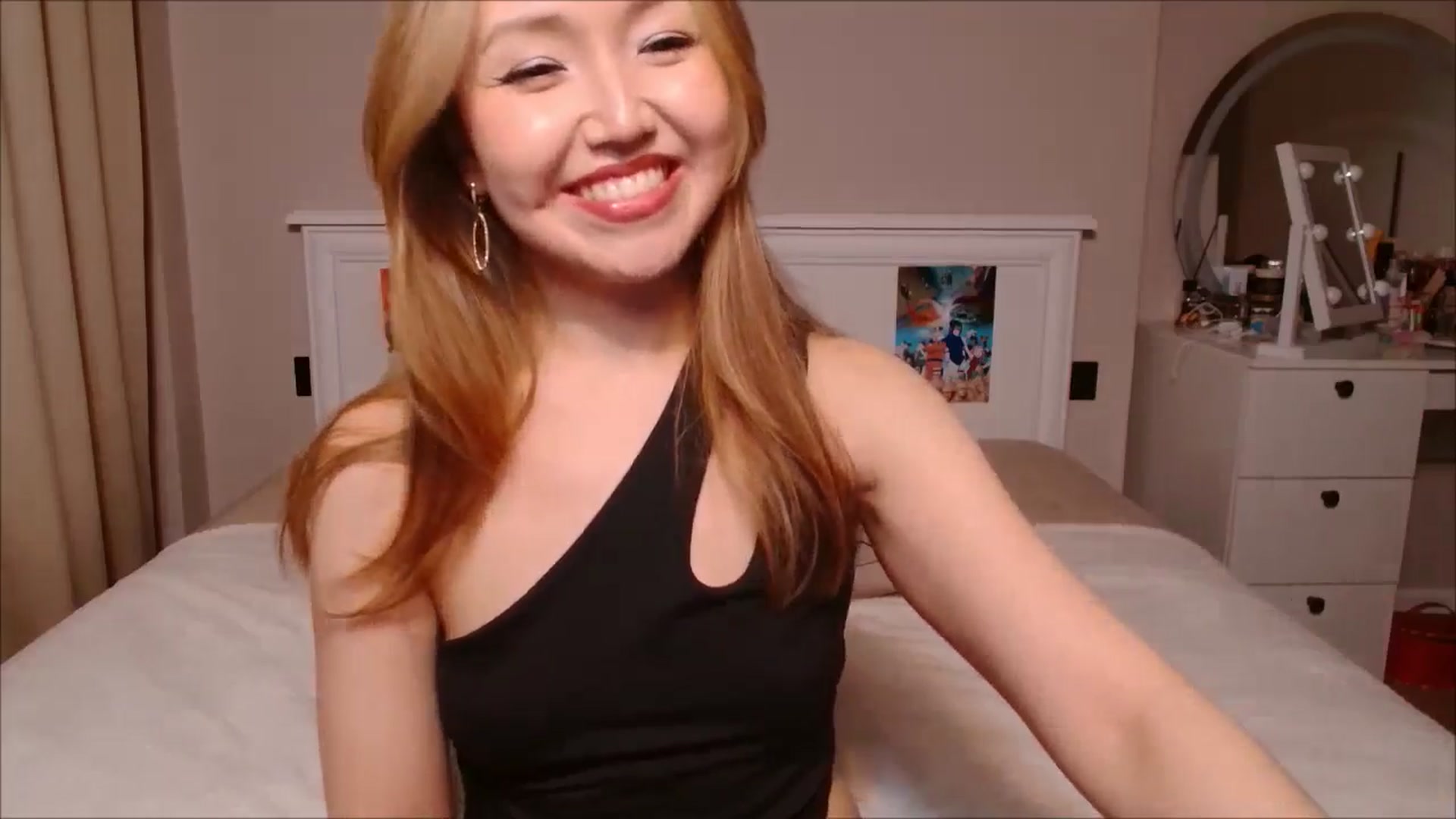 Gallery image thumbnail from JennyVibe's myfreecams stream on, 03/24/2025, 08:42 image 17 of 20