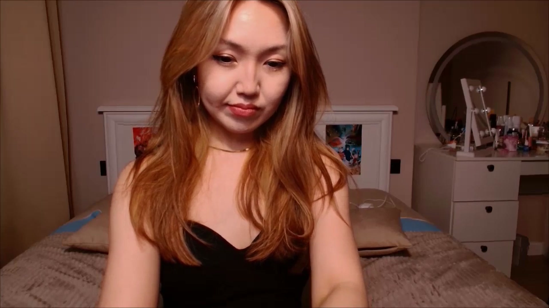 Gallery image thumbnail from JennyVibe's myfreecams stream on, 04/06/2025, 10:07 image 18 of 20