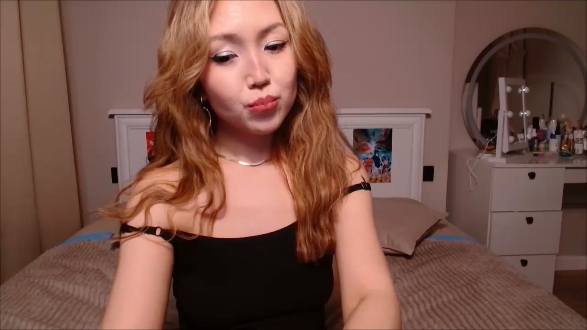 Gallery image thumbnail from JennyVibe's myfreecams stream on, 04/08/2025, 09:02 image 10 of 20