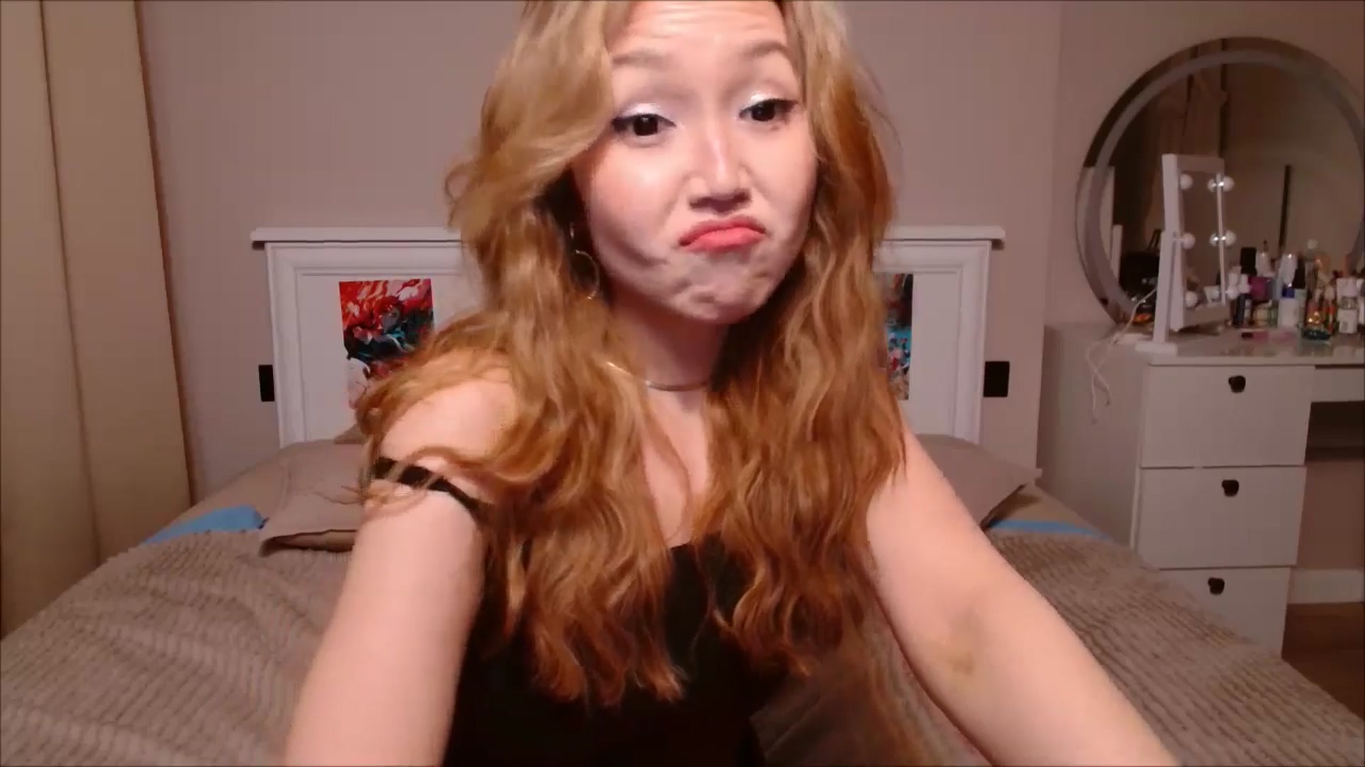 Gallery image thumbnail from JennyVibe's myfreecams stream on, 04/08/2025, 09:02 image 3 of 20