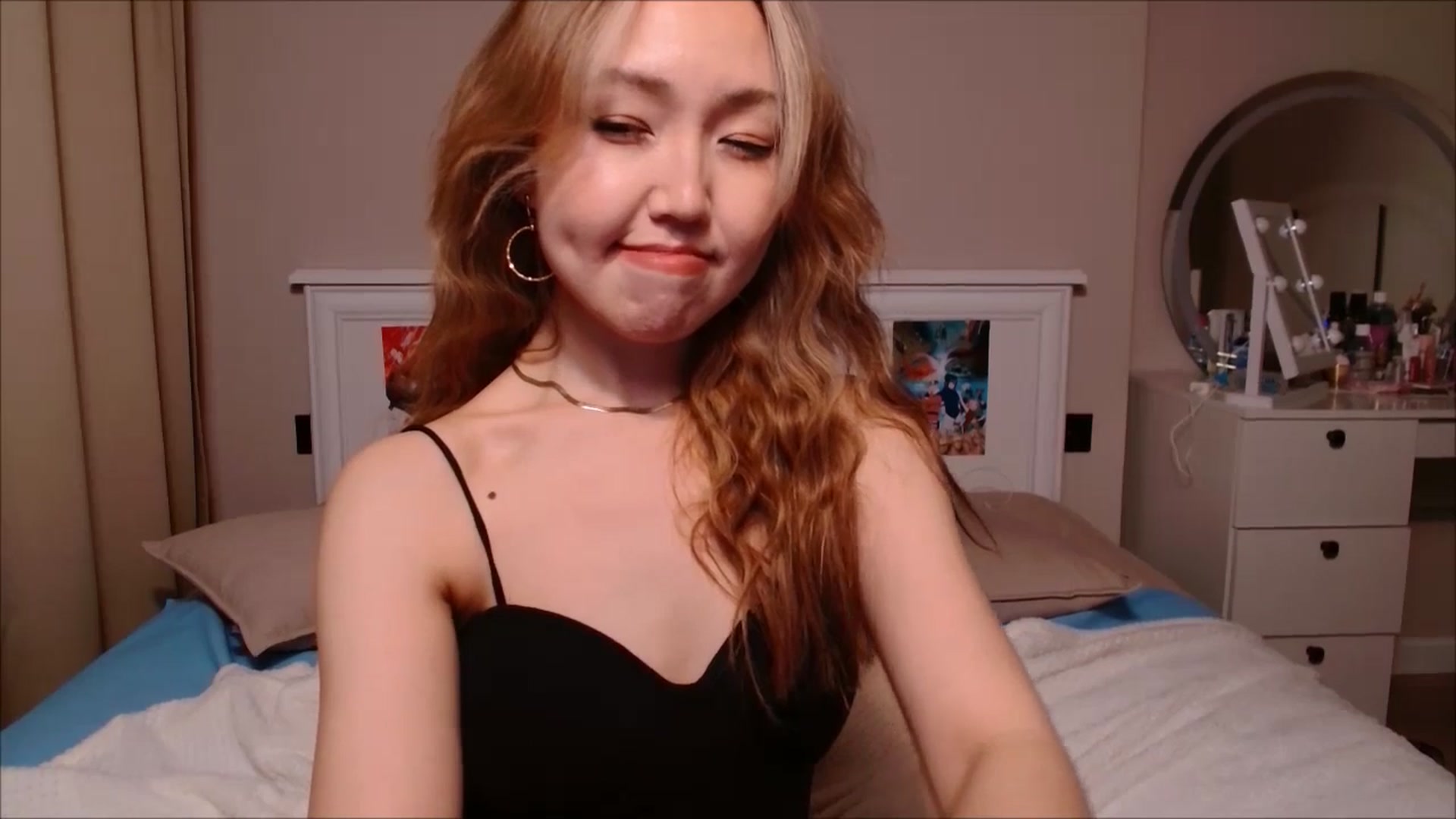 Gallery image thumbnail from JennyVibe's myfreecams stream on, 04/19/2025, 11:14 image 6 of 20
