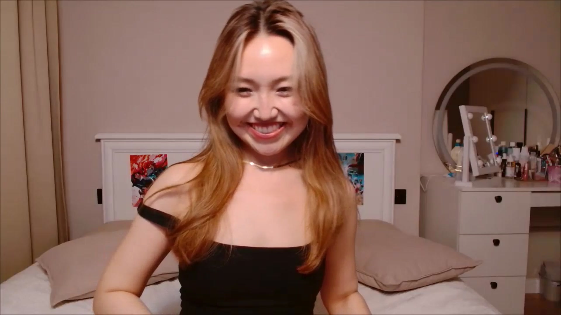 Gallery image thumbnail from JennyVibe's myfreecams stream on, 05/04/2025, 10:35 image 15 of 20