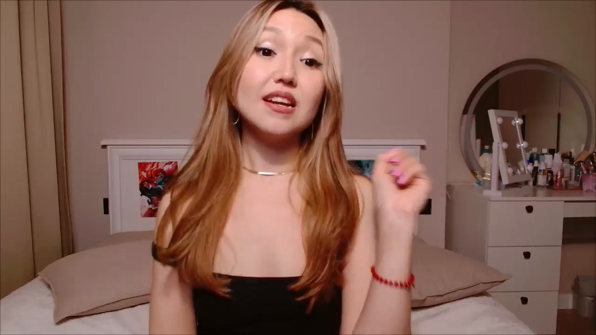 Gallery image thumbnail from JennyVibe's myfreecams stream on, 05/04/2025, 10:35 image 16 of 20