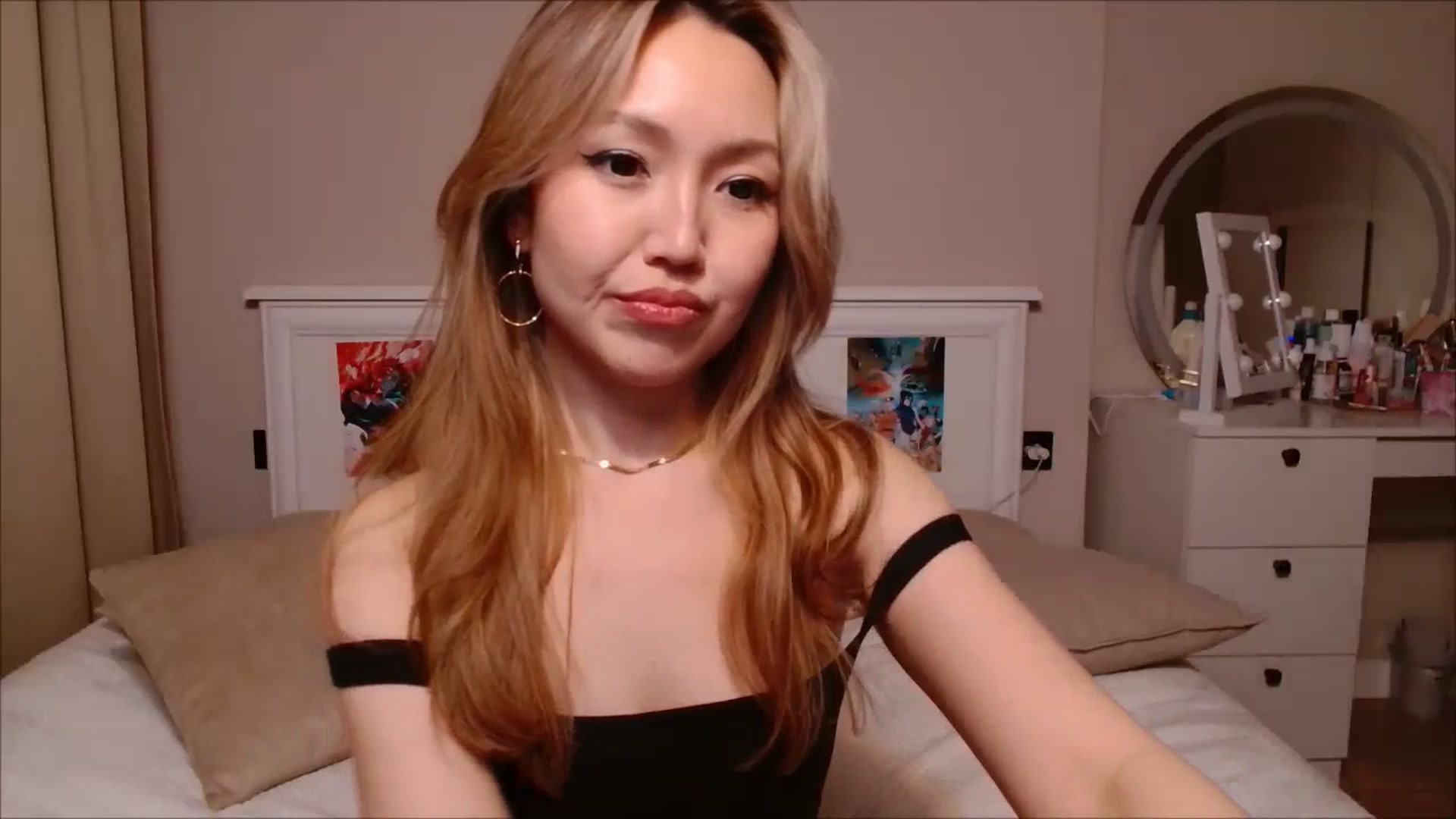 Gallery image thumbnail from JennyVibe's myfreecams stream on, 05/04/2025, 11:07 image 9 of 20