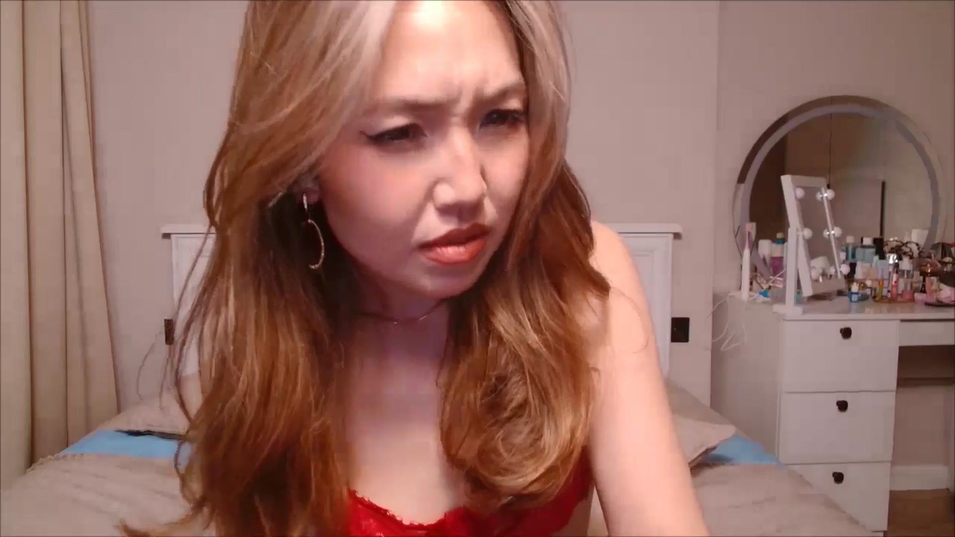 Gallery image thumbnail from JennyVibe's myfreecams stream on, 05/16/2025, 09:22 image 5 of 20