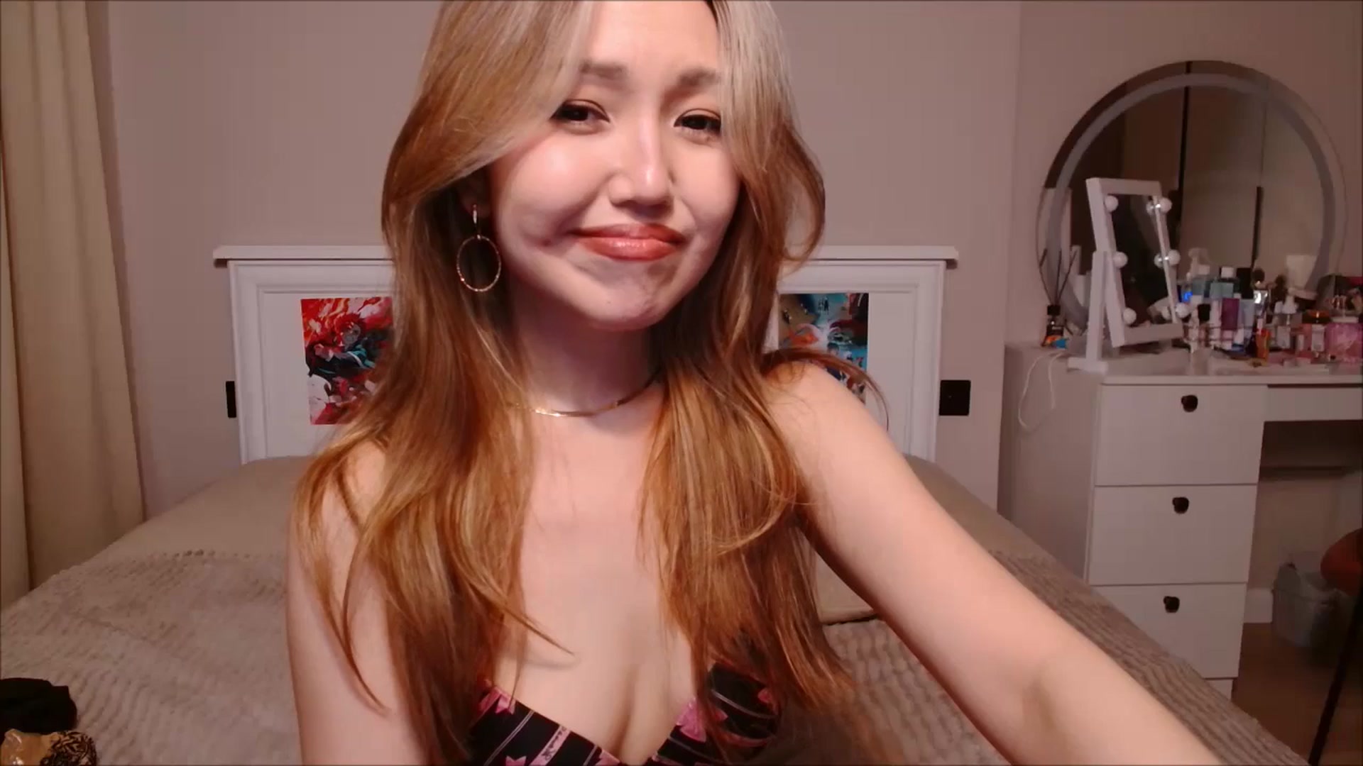 Gallery image thumbnail from JennyVibe's myfreecams stream on, 05/18/2025, 08:38 image 1 of 20
