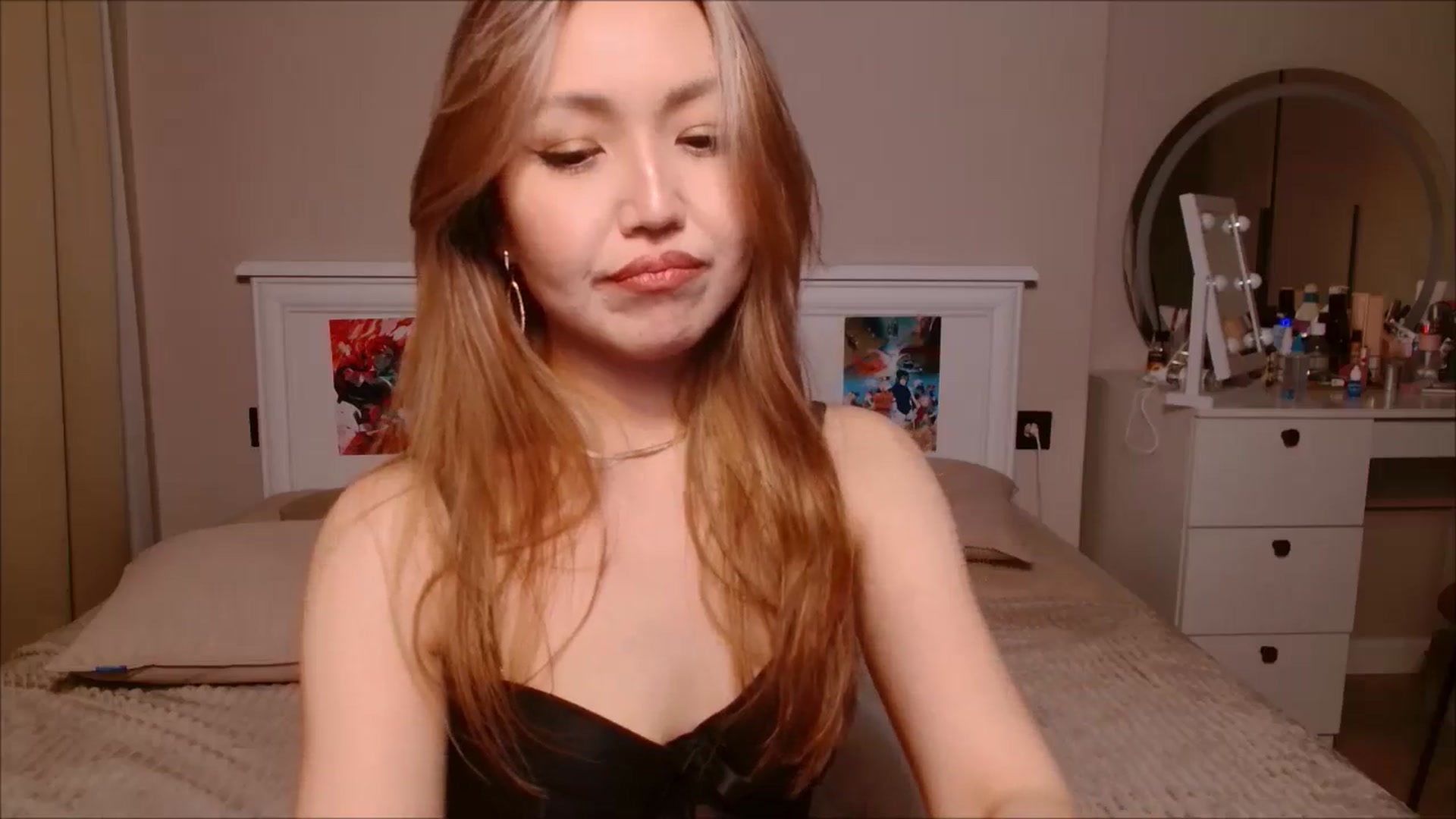 Gallery image thumbnail from JennyVibe's myfreecams stream on, 05/24/2025, 09:18 image 5 of 20
