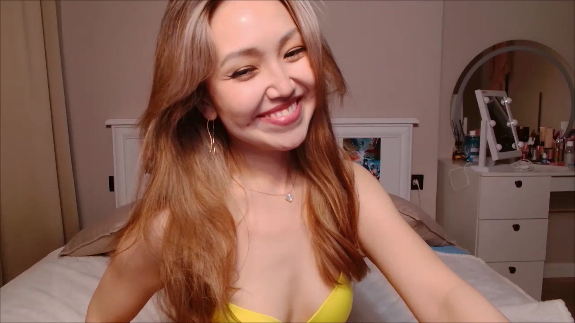 Gallery image thumbnail from JennyVibe's myfreecams stream on, 06/02/2025, 06:37 image 15 of 20