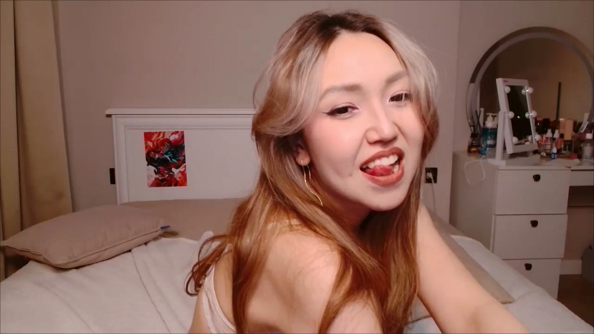 Gallery image thumbnail from JennyVibe's myfreecams stream on, 06/03/2025, 07:45 image 6 of 20