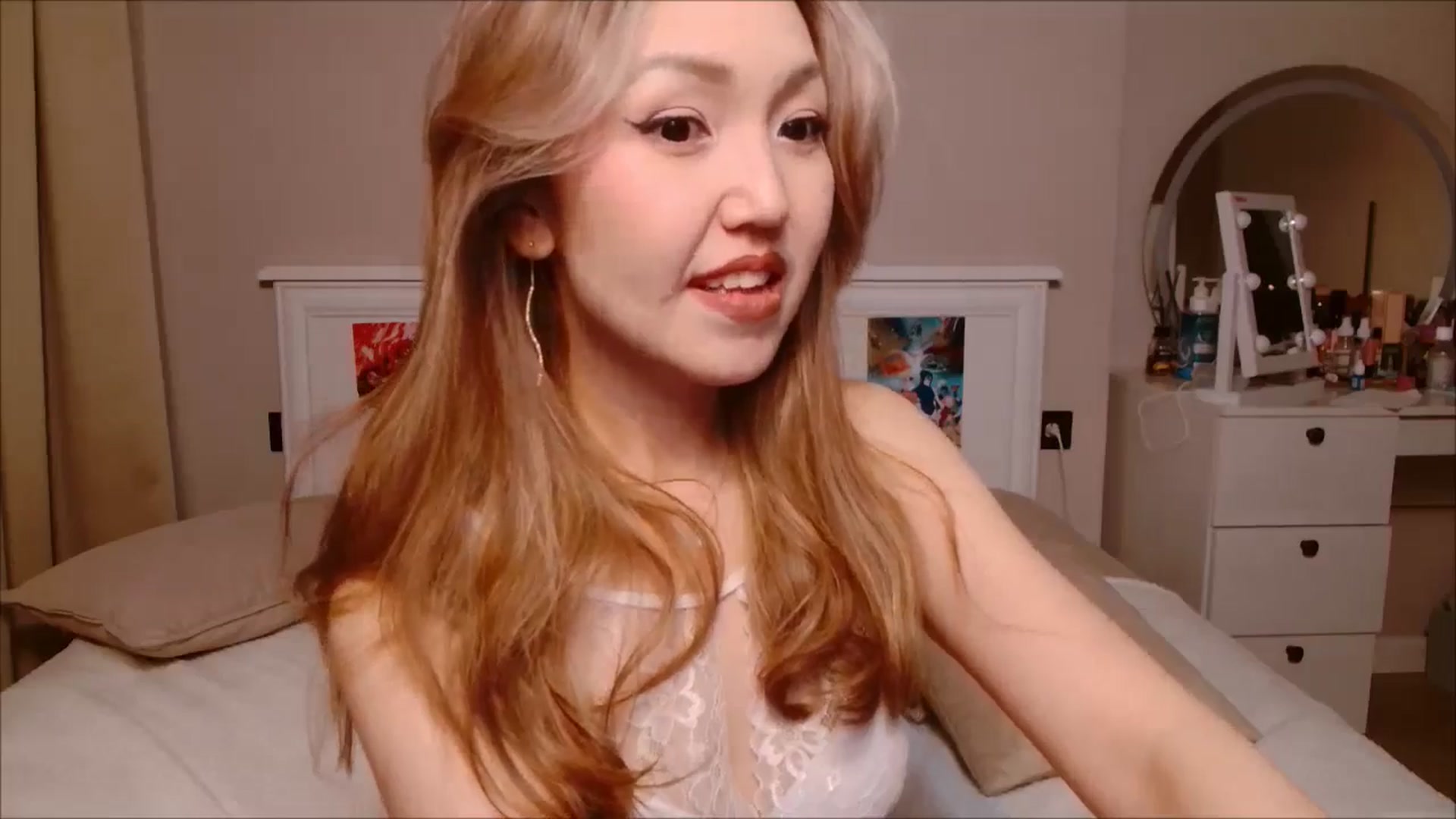 Gallery image thumbnail from JennyVibe's myfreecams stream on, 06/03/2025, 07:45 image 8 of 20