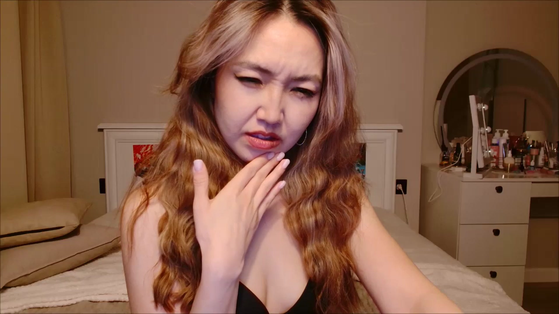 Gallery image thumbnail from JennyVibe's myfreecams stream on, 06/29/2025, 08:51 image 17 of 20