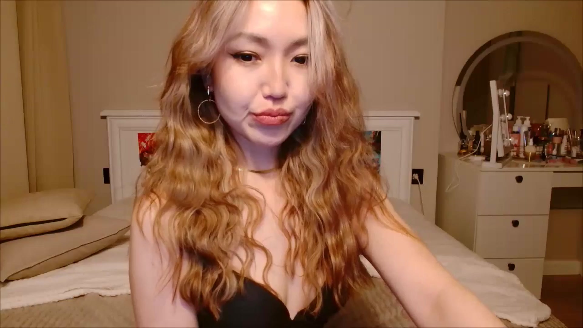Gallery image thumbnail from JennyVibe's myfreecams stream on, 06/29/2025, 08:51 image 8 of 20