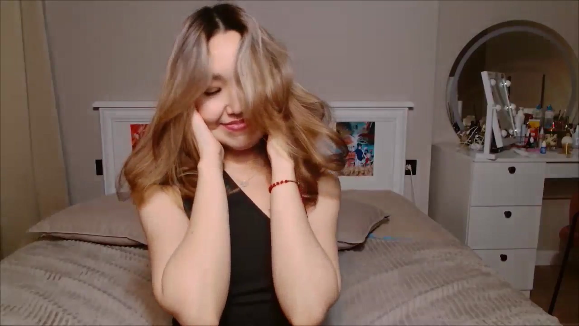 Gallery image thumbnail from JennyVibe's myfreecams stream on, 07/10/2025, 08:36 image 8 of 20
