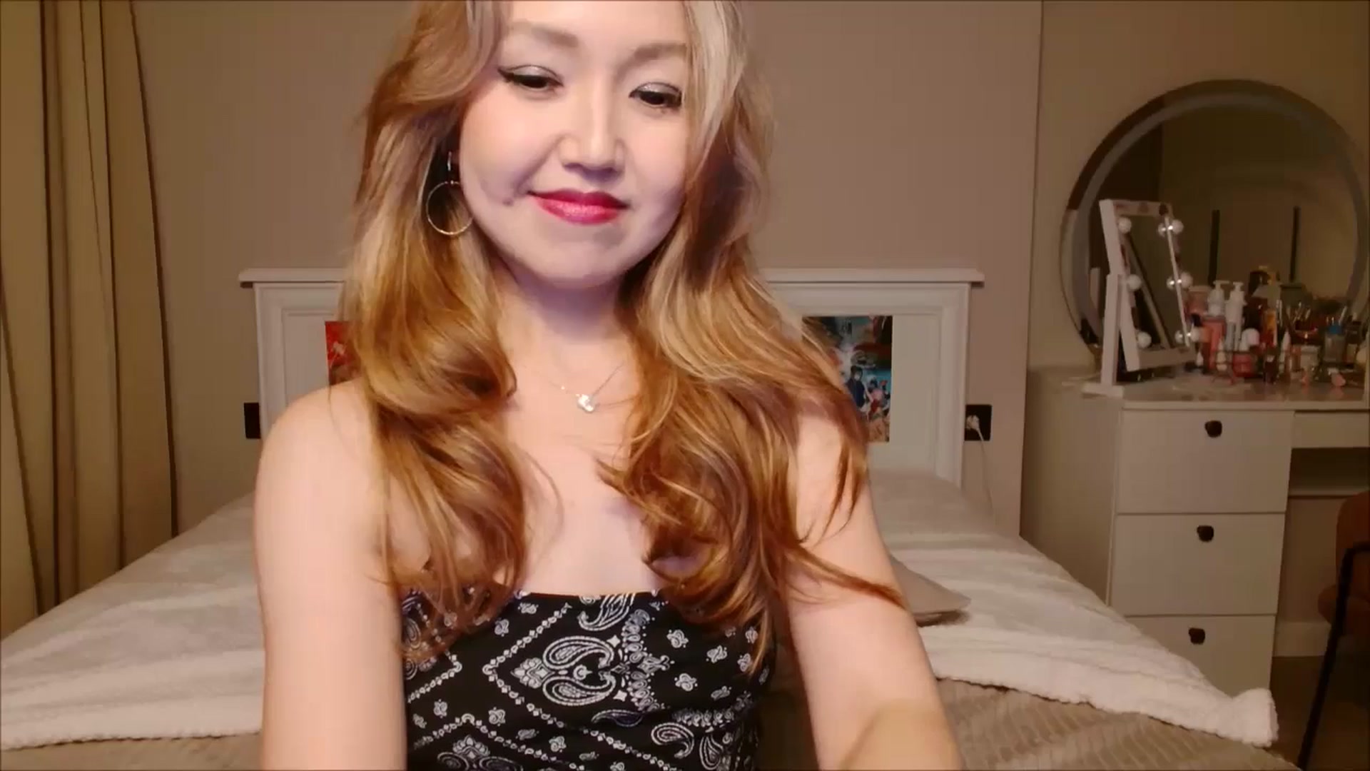 Gallery image thumbnail from JennyVibe's myfreecams stream on, 07/13/2025, 09:40 image 4 of 20
