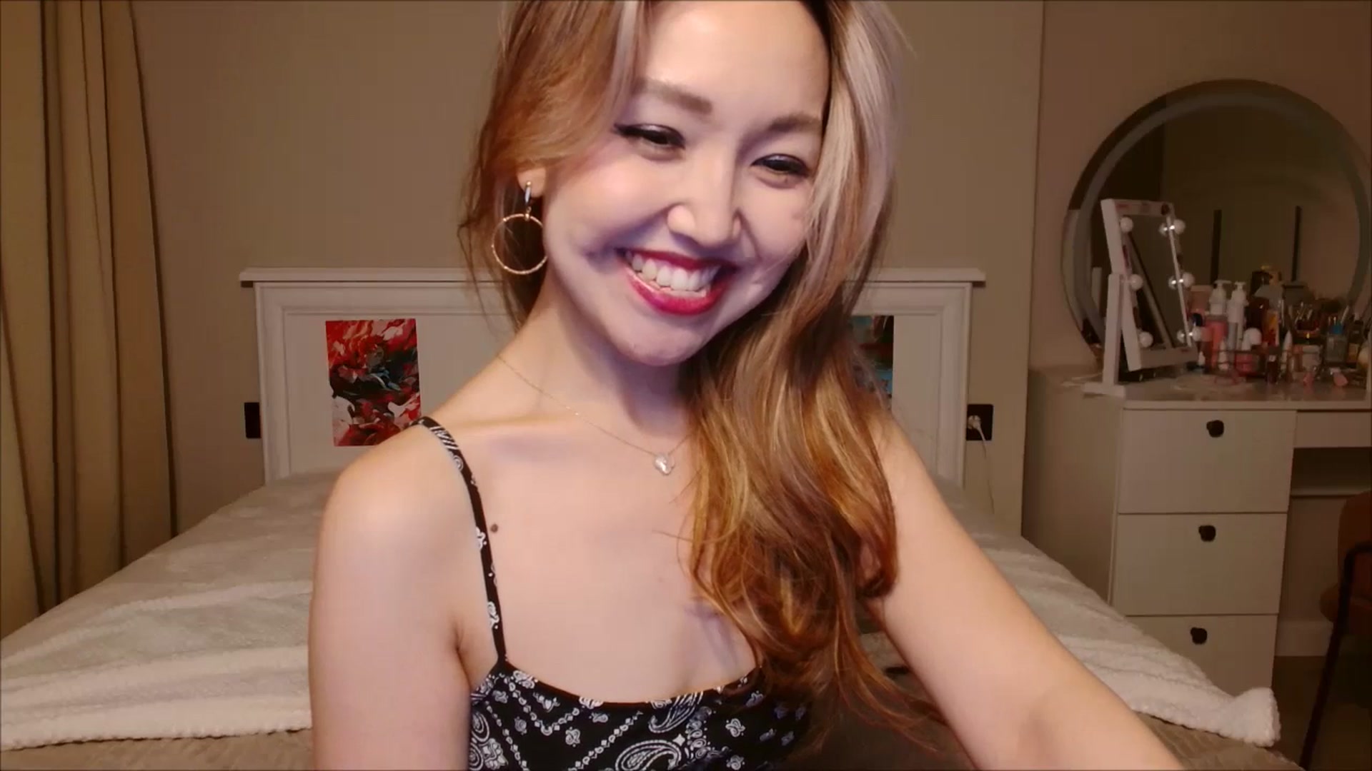 Gallery image thumbnail from JennyVibe's myfreecams stream on, 07/13/2025, 09:40 image 5 of 20