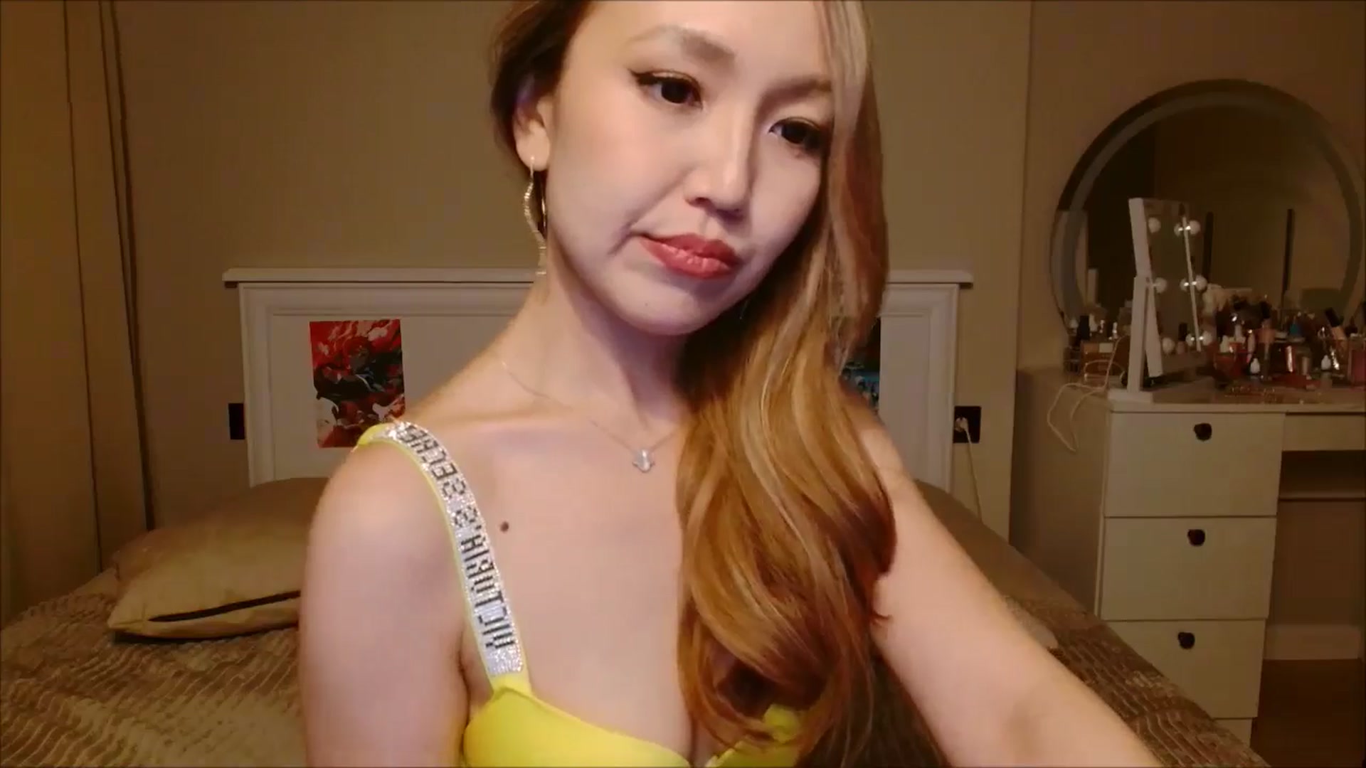 Gallery image thumbnail from JennyVibe's myfreecams stream on, 07/20/2025, 08:51 image 6 of 20