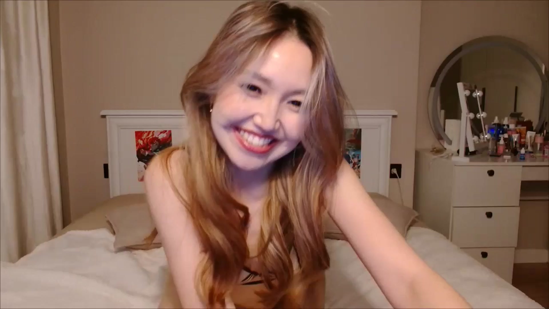 Gallery image thumbnail from JennyVibe's myfreecams stream on, 08/06/2025, 09:47 image 17 of 20