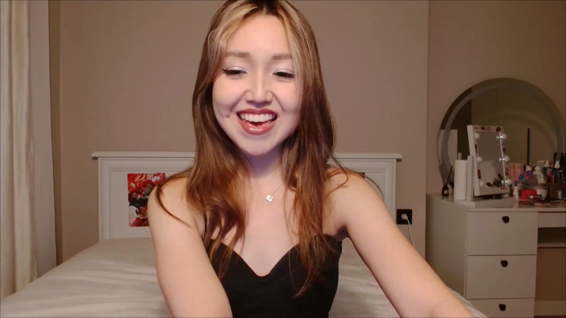 Gallery image thumbnail from JennyVibe's myfreecams stream on, 09/21/2025, 08:39 image 7 of 20