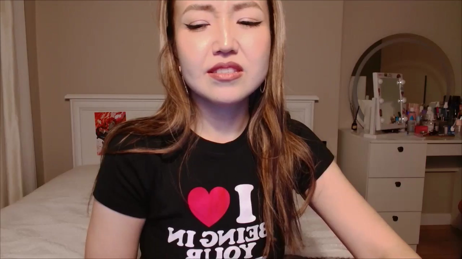 Gallery image thumbnail from JennyVibe's myfreecams stream on, 09/22/2025, 04:29 image 2 of 20
