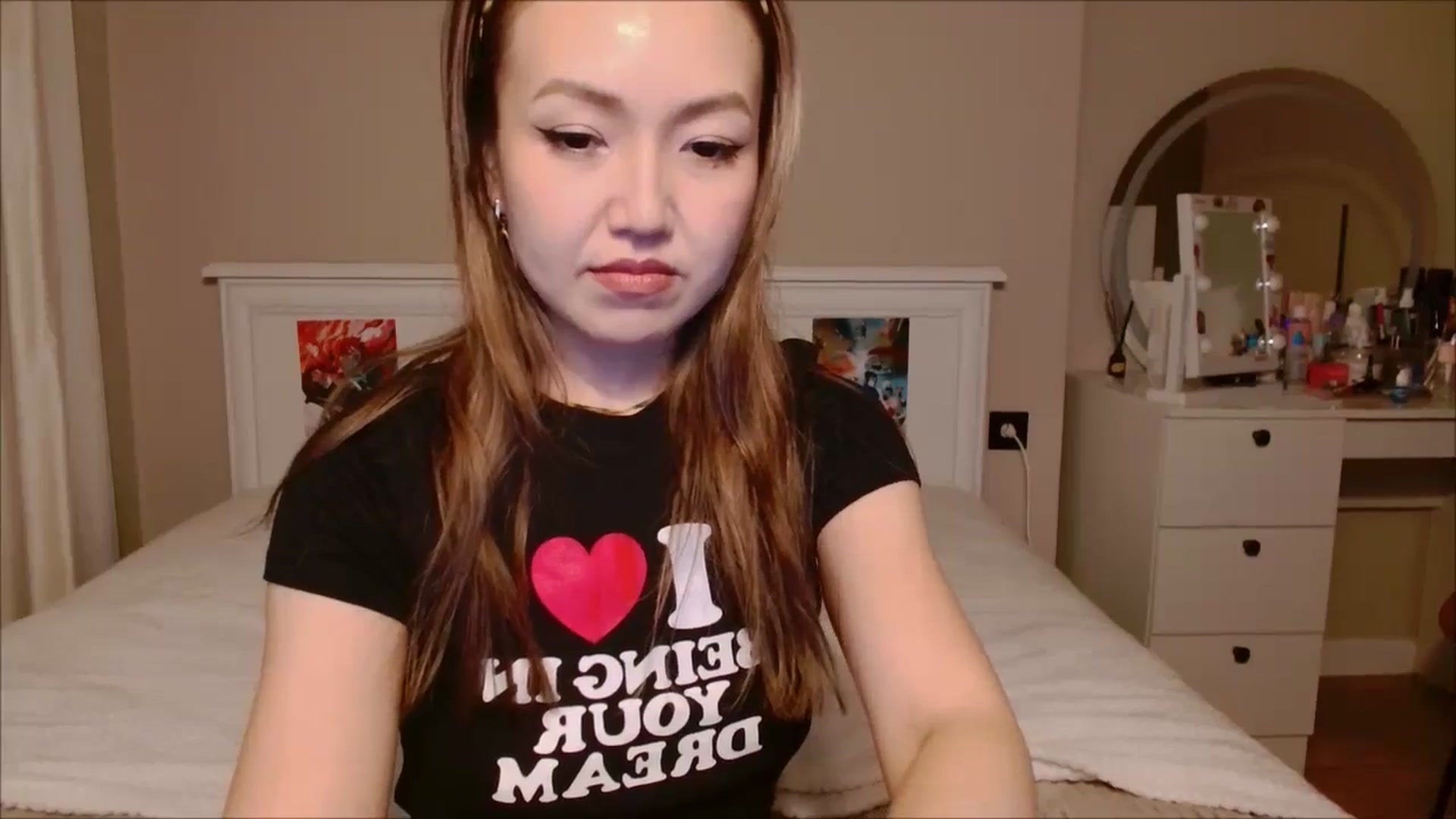 Gallery image thumbnail from JennyVibe's myfreecams stream on, 09/22/2025, 04:29 image 6 of 20