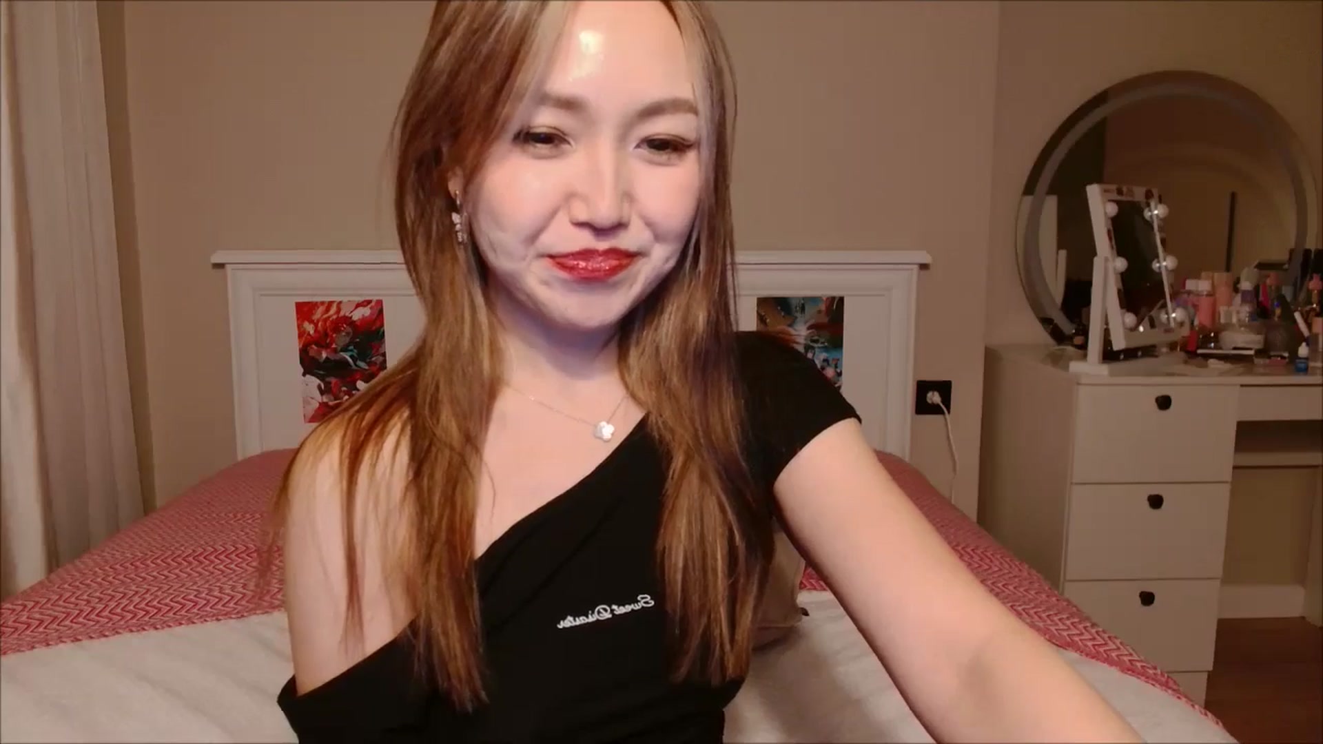 Gallery image thumbnail from JennyVibe's myfreecams stream on, 10/01/2025, 09:26 image 2 of 20