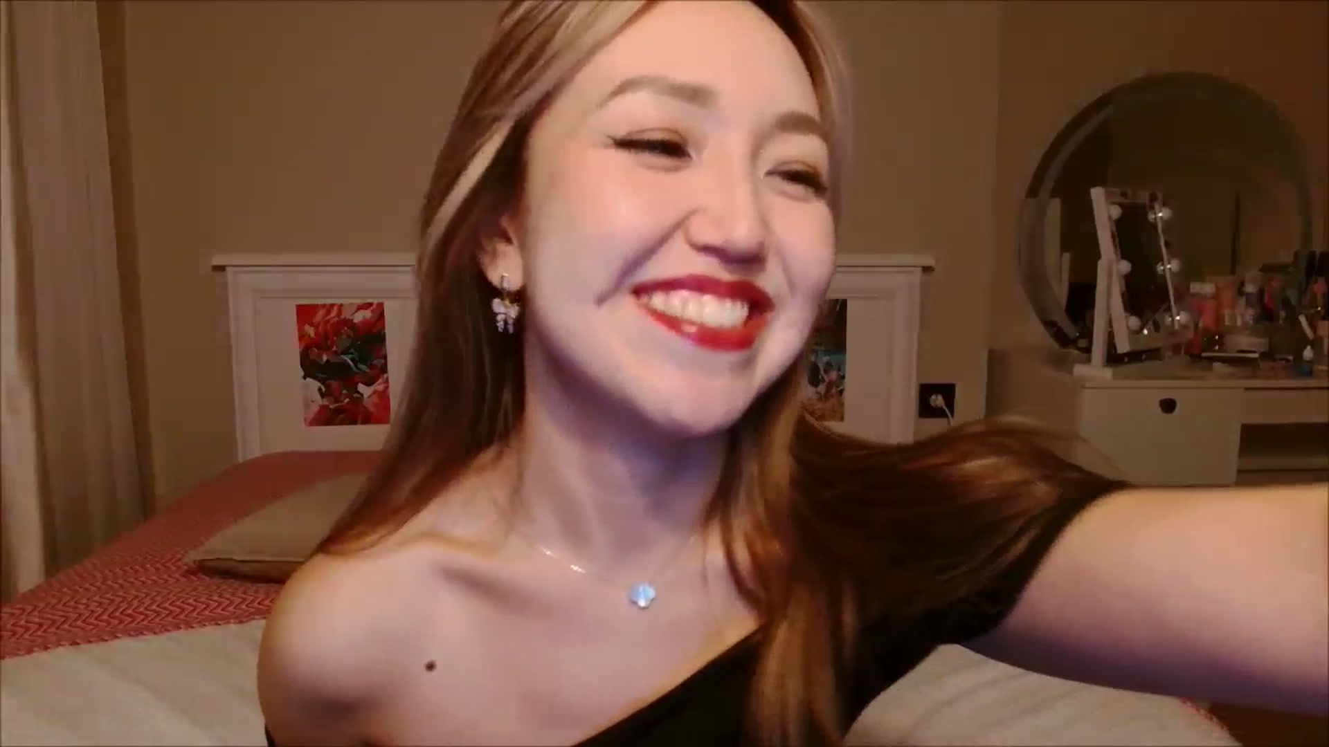 Gallery image thumbnail from JennyVibe's myfreecams stream on, 10/01/2025, 09:26 image 7 of 20