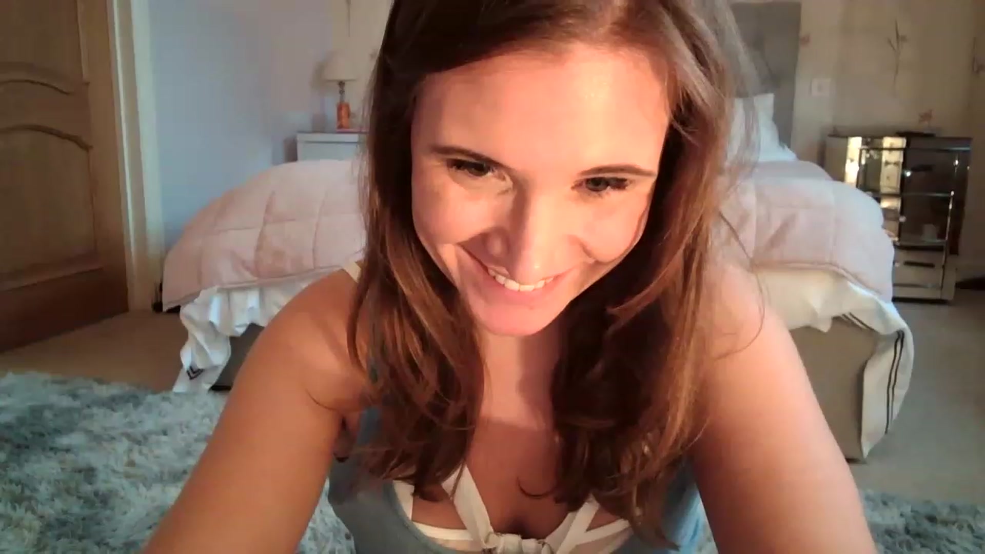Gallery image thumbnail from JennyWillson's myfreecams stream on, 11/21/2022, 14:20 image 8 of 20