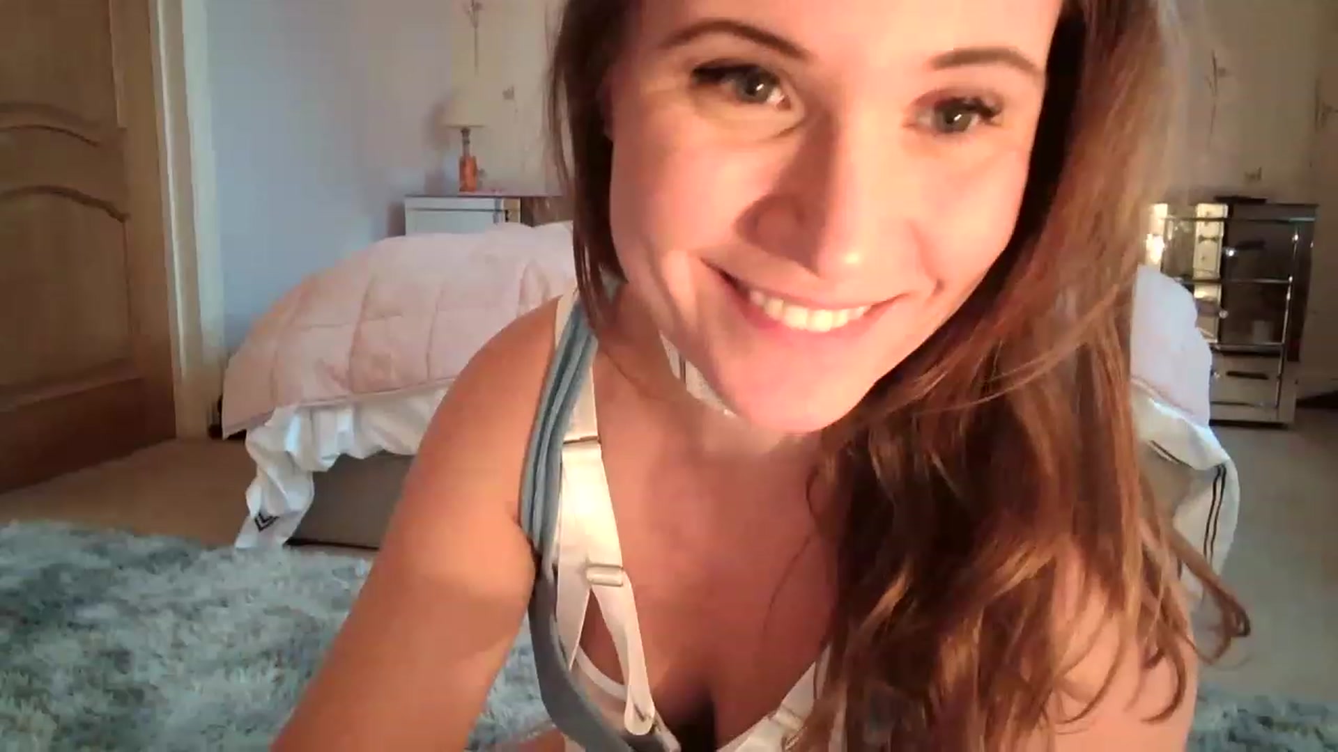 Gallery image thumbnail from JennyWillson's myfreecams stream on, 11/21/2022, 14:20 image 20 of 20