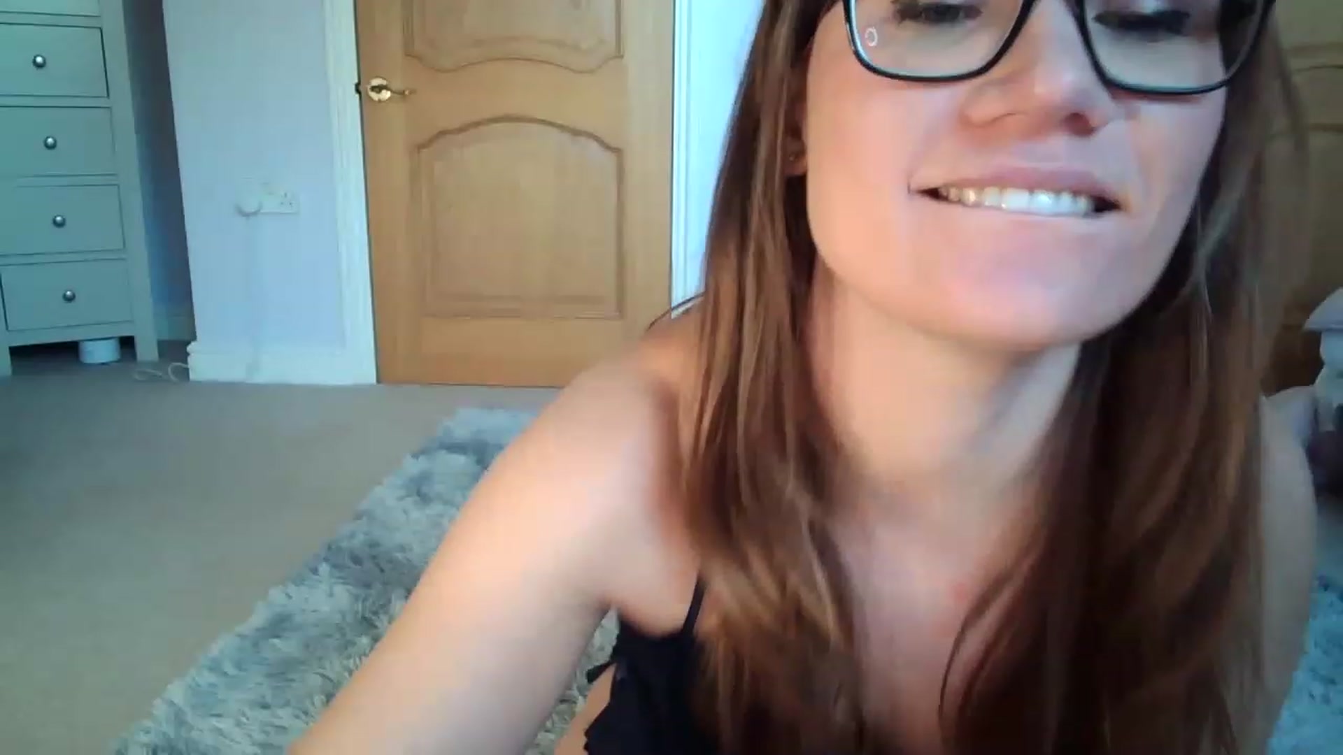 Gallery image thumbnail from JennyWillson's myfreecams stream on, 12/07/2022, 13:32 image 7 of 20