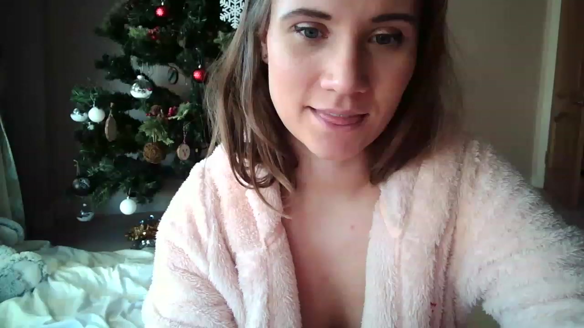 Gallery image thumbnail from JennyWillson's myfreecams stream on, 12/08/2022, 12:46 image 19 of 20