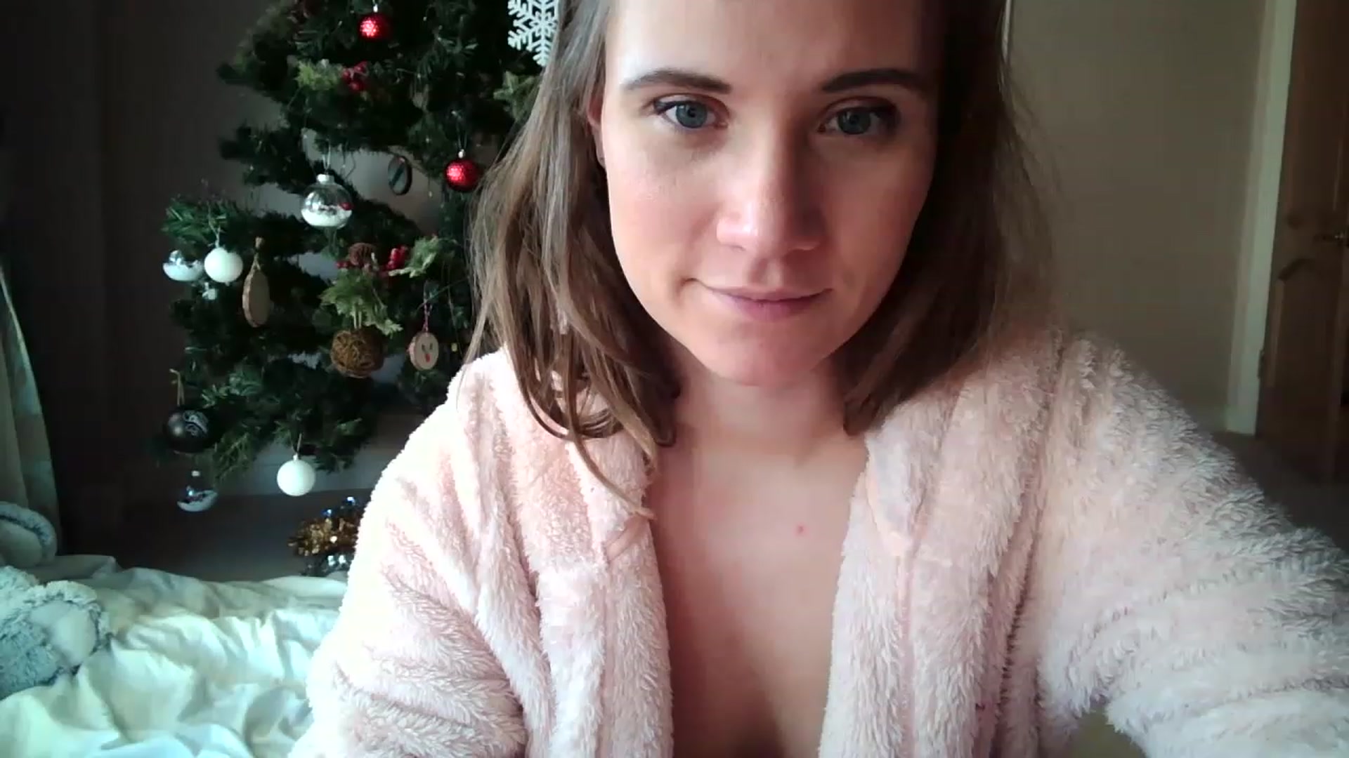 Gallery image thumbnail from JennyWillson's myfreecams stream on, 12/08/2022, 12:46 image 17 of 20
