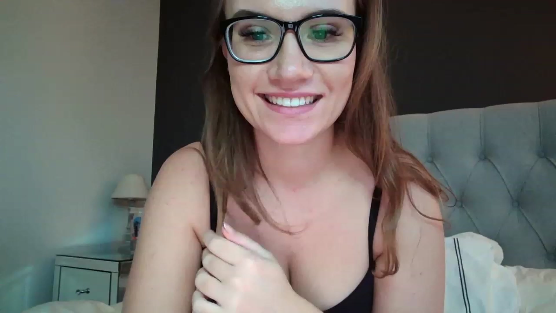 Gallery image thumbnail from JennyWillson's myfreecams stream on, 12/28/2022, 15:24 image 7 of 20
